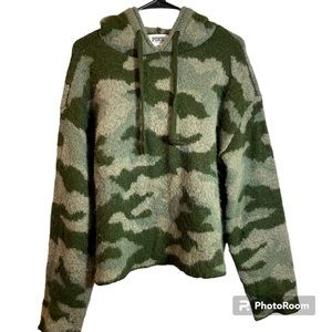 Victoria Secret Pink Sweater Boyfriend Camo Cropped Pullover Hoodie Size Medium